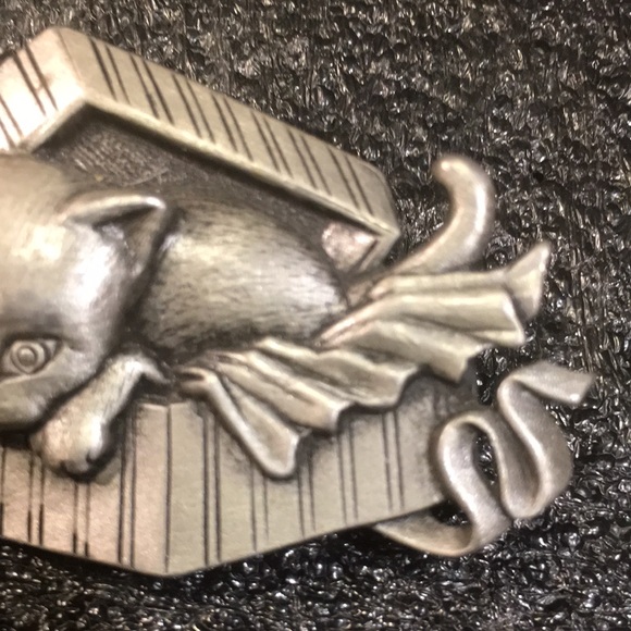Vintage JJ Jonette Cat in Gift Box Playing with Bell Pewter Pin Brooch - Picture 6 of 12